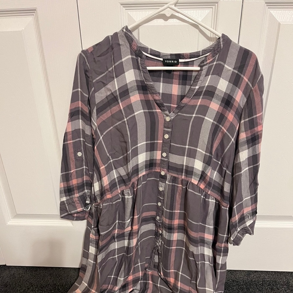 Torrid - Lexie - Grey and Pink Plaid Twill Hi-Lo Babydoll tunic size 2x